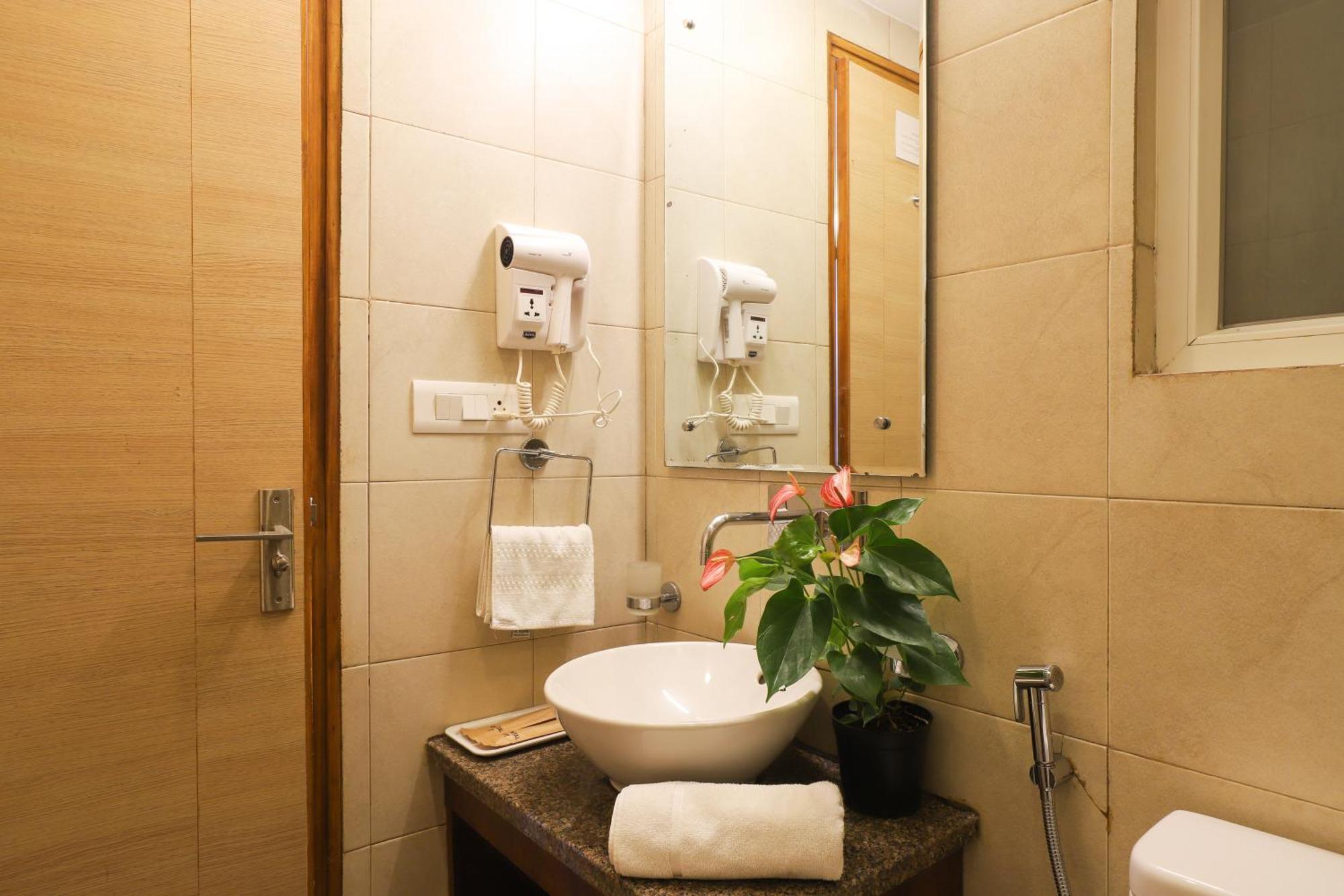 Veera Strand Park Serviced Apartments Near Calangute Esterno foto