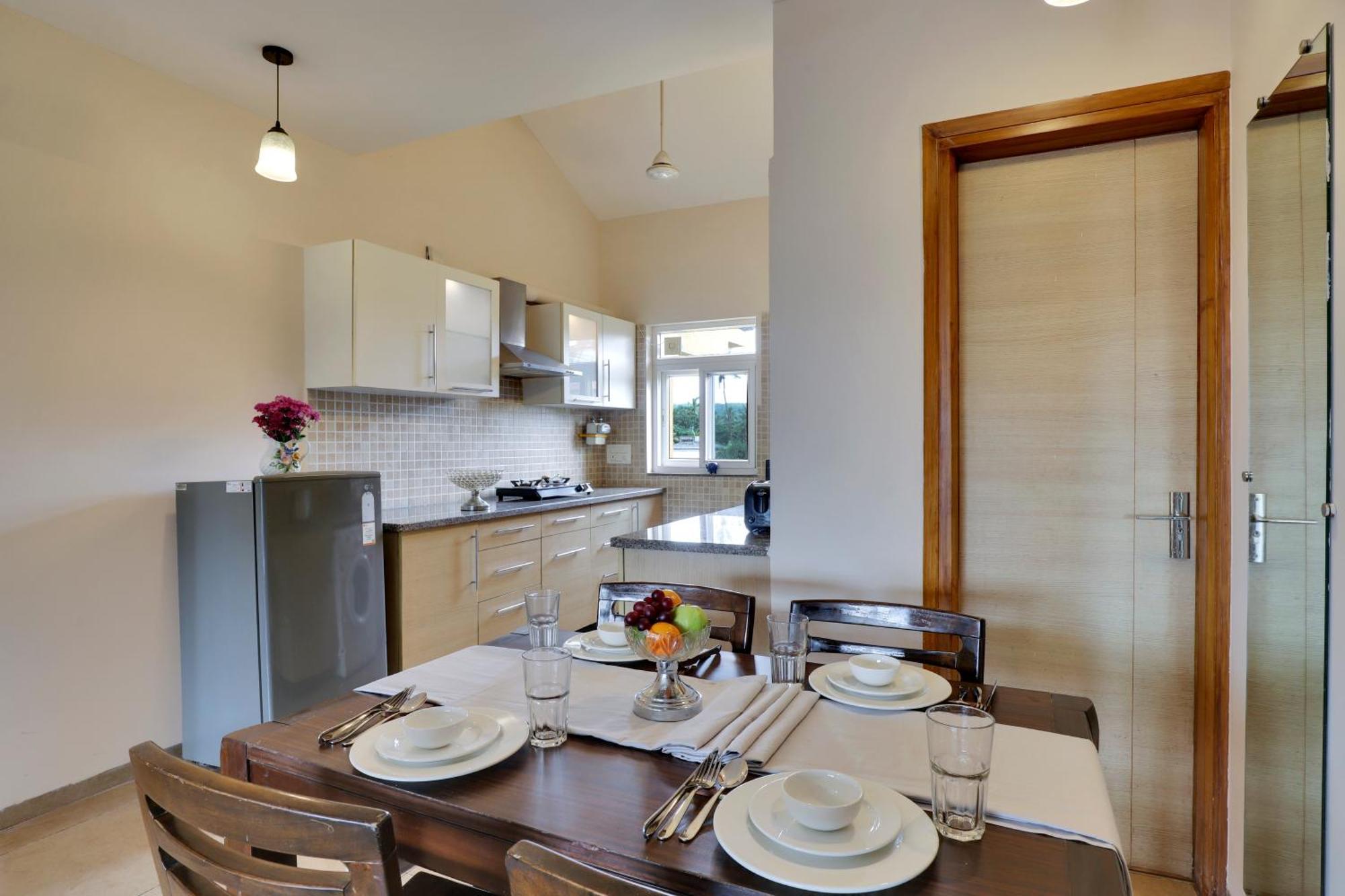 Veera Strand Park Serviced Apartments Near Calangute Esterno foto